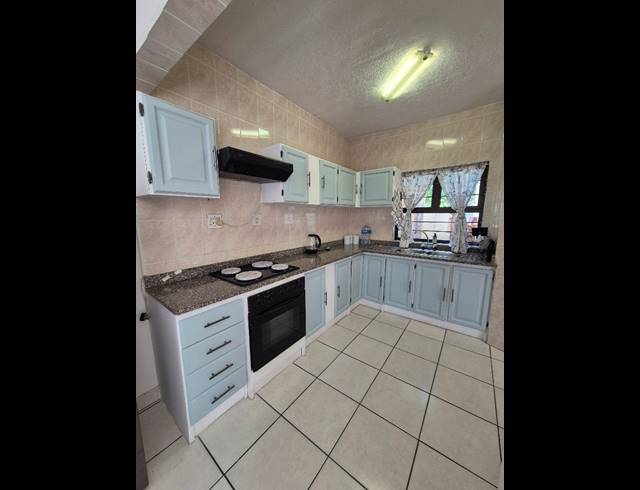 3 BEDROOM TOWNHOUSE FOR SALE IN SHELLY BEACH